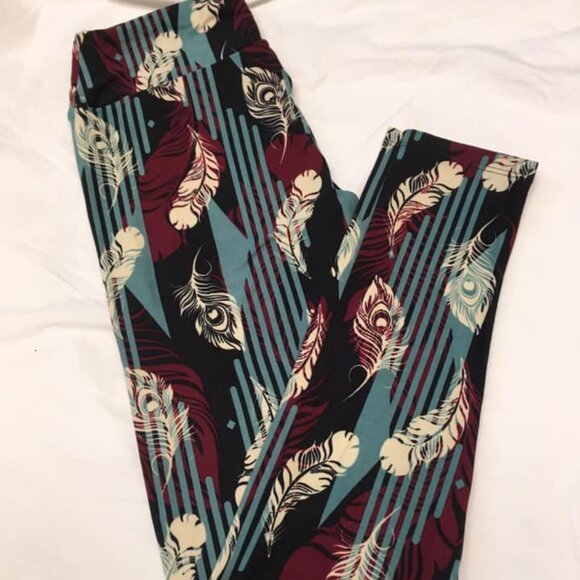 Peacock Feather OS Leggings Black Background Boho Fall Bird Halloween LuLaRoe - Picture 1 of 1